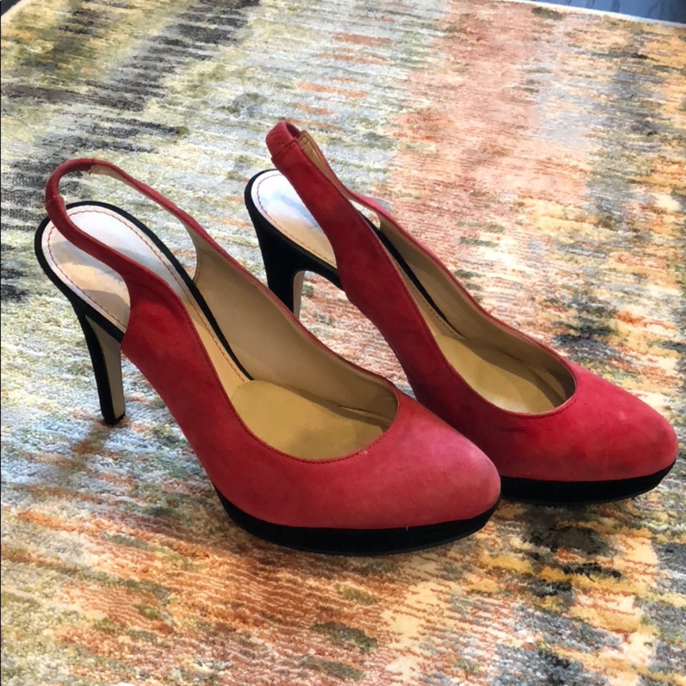 Red pumps